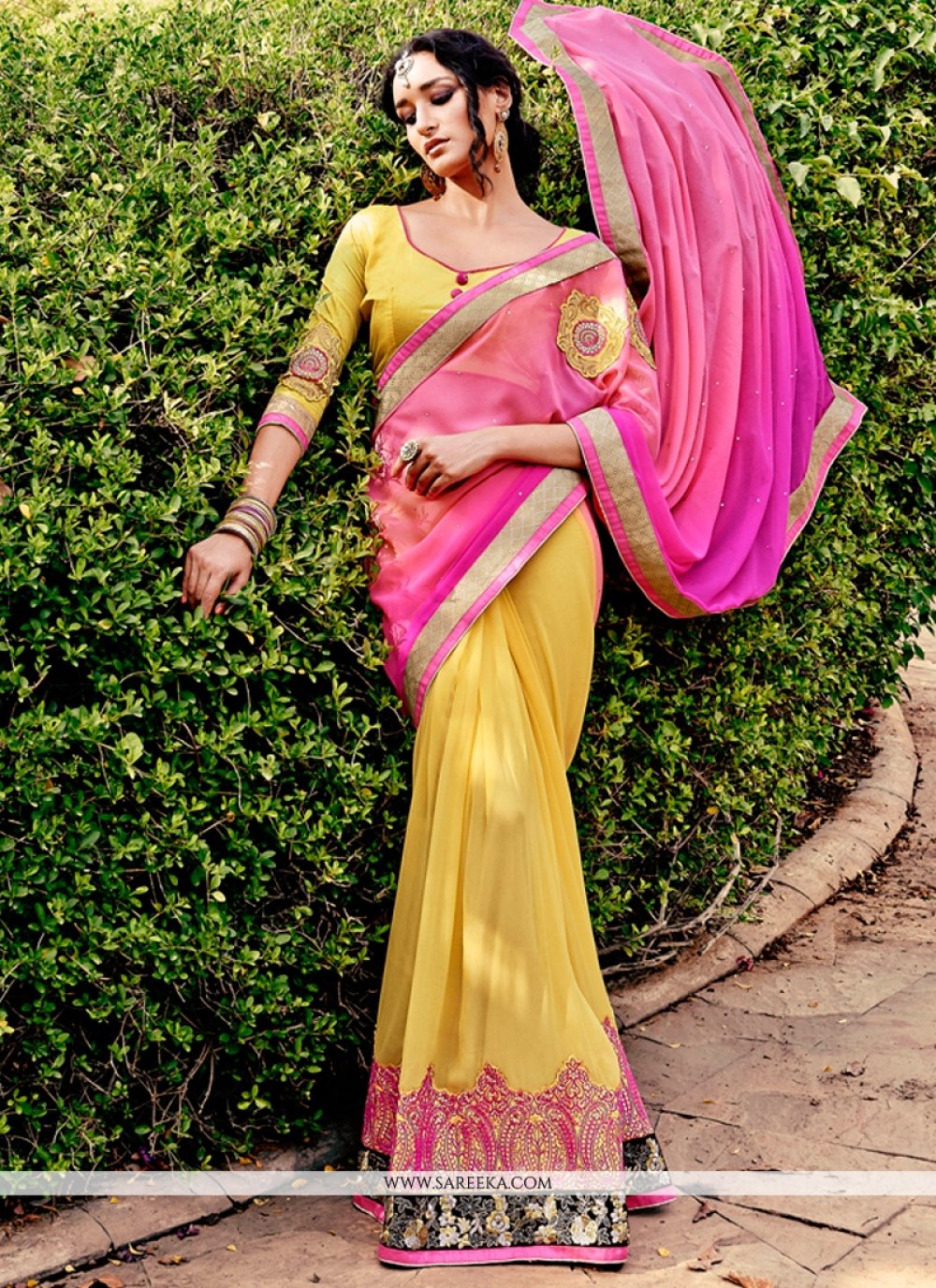 Best Saree And Blouse Combinations That Can Be Picked For A Gorgeous Look!  – South India Fashion