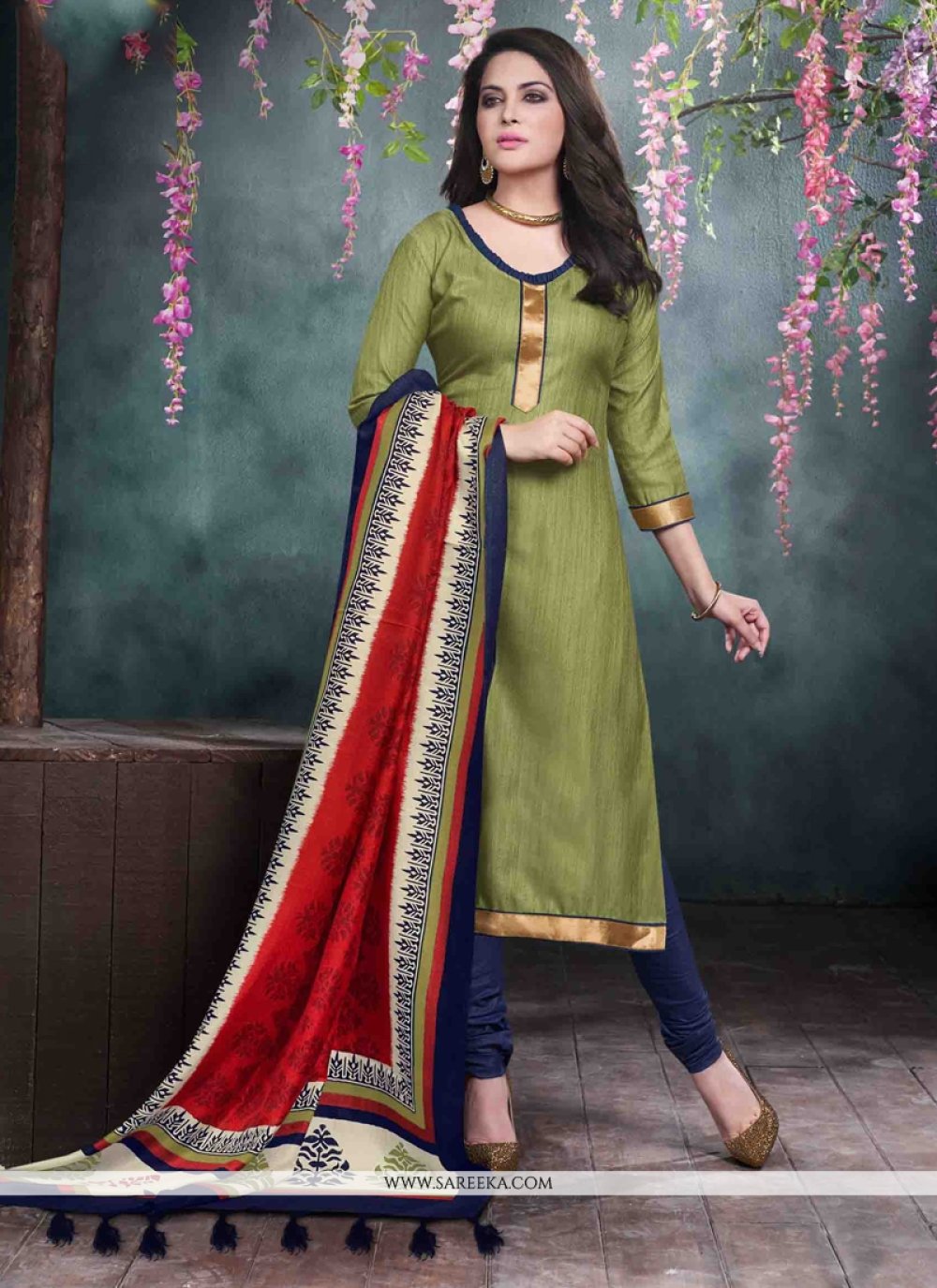 Bhagalpuri Silk Self Design Maroon Women Dupatta Price in India, Full  Specifications & Offers | DTashion.com