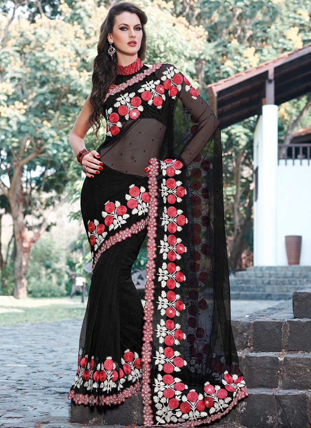 Indian Soft Silk Floral Black Saree | Golden Jacquard Border | Black  Pattern Blouse Material - thanganat.store