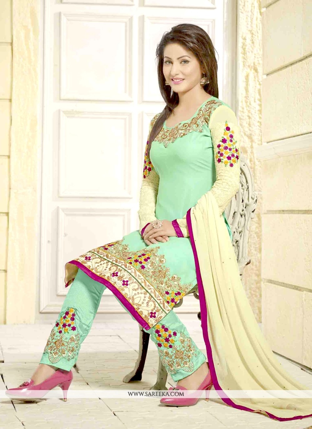 hina khan punjabi suit