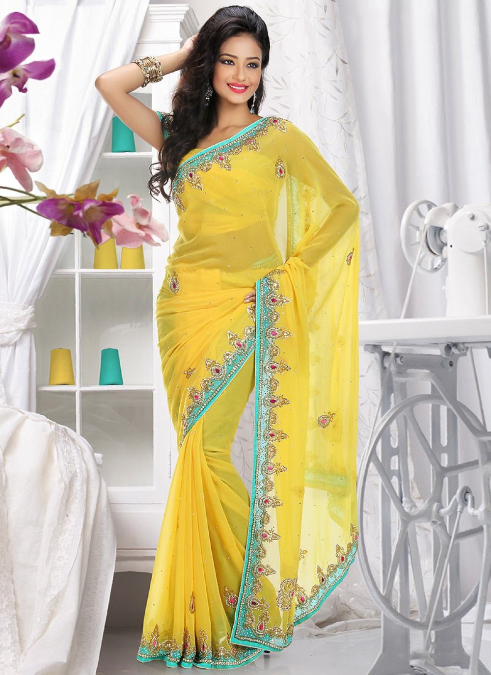 Janhvi Kapoor Recreates Srivdevi's Classic Yellow Chiffon Saree Look From  Chandni | See Pics