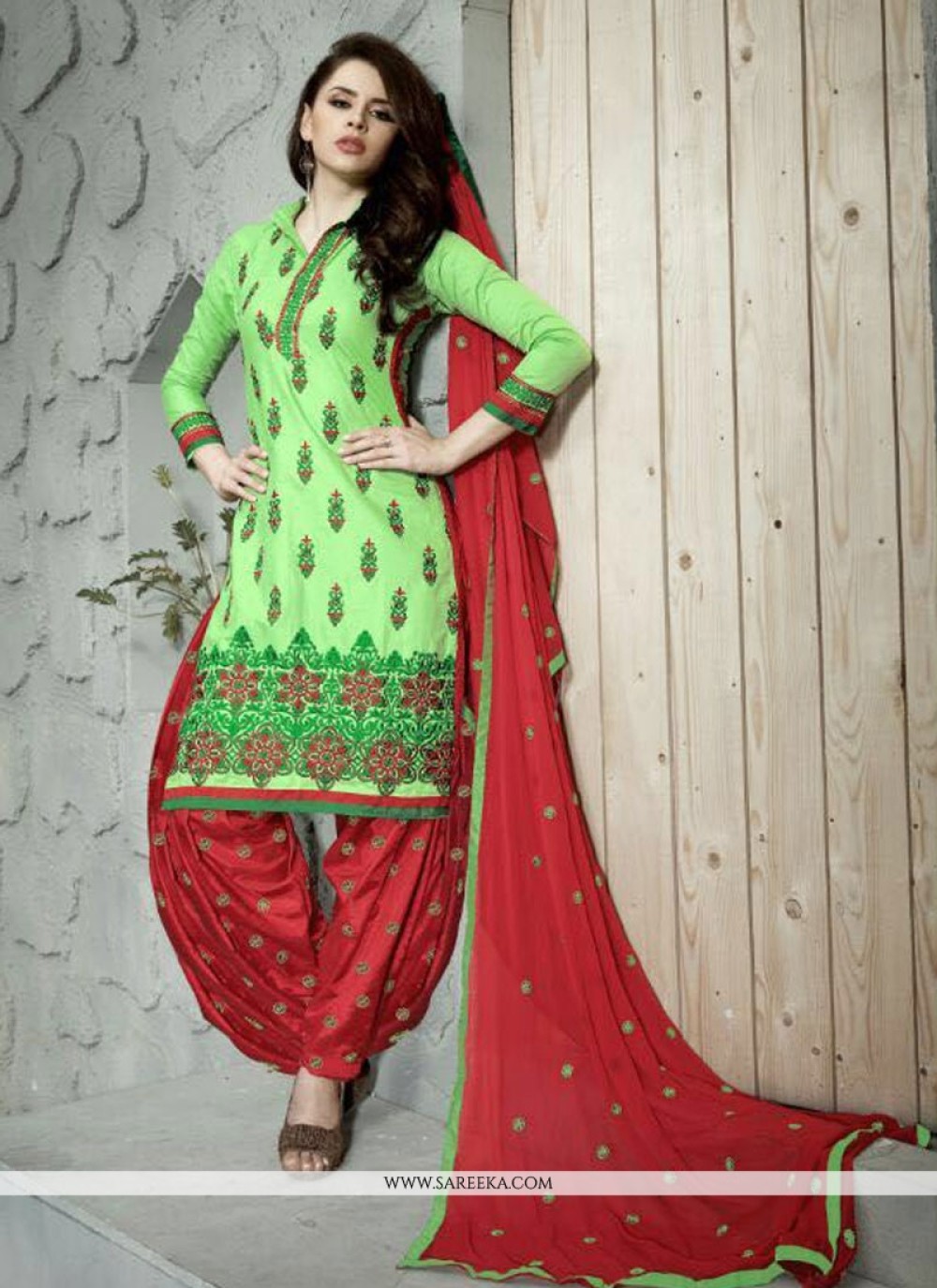 Cotton   Green Trendy Punjabi Churidar Suit
