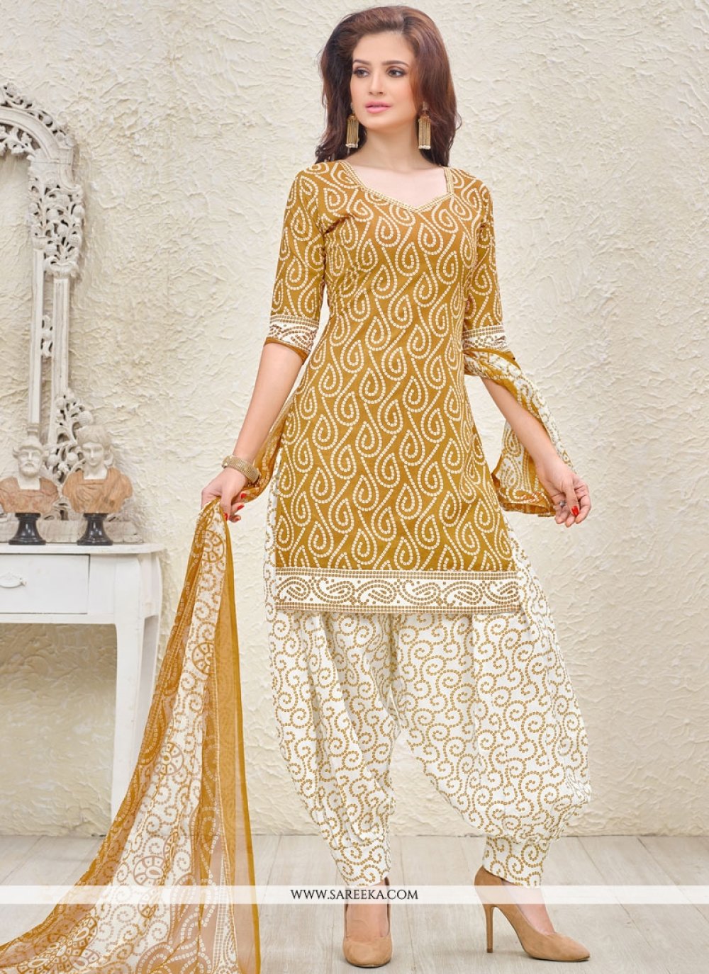 simple thread work punjabi suits