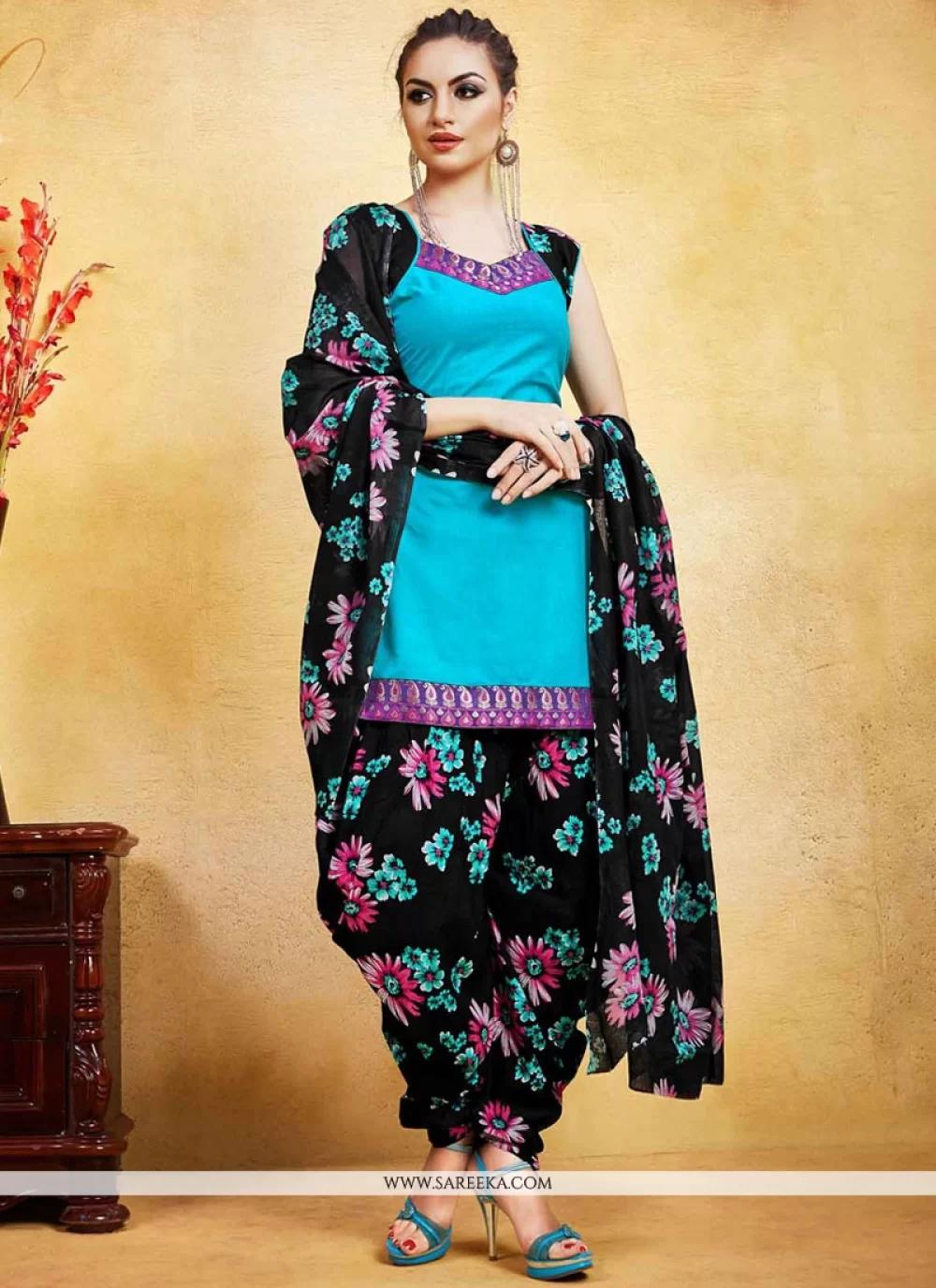 Punjabi Fashion Online - ❣Ladies One Stop Online Shop❣ Punjabi Suit@ KH  READY TO SHIP 💯% BEST QUALITY Price : RM100 @ Unstitched Price : RM200 @  Ready Made Shipping : Poslaju