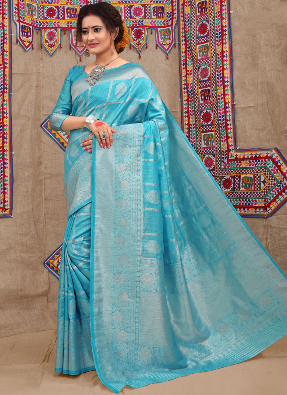 Details more than 144 matching jewellery for blue saree latest