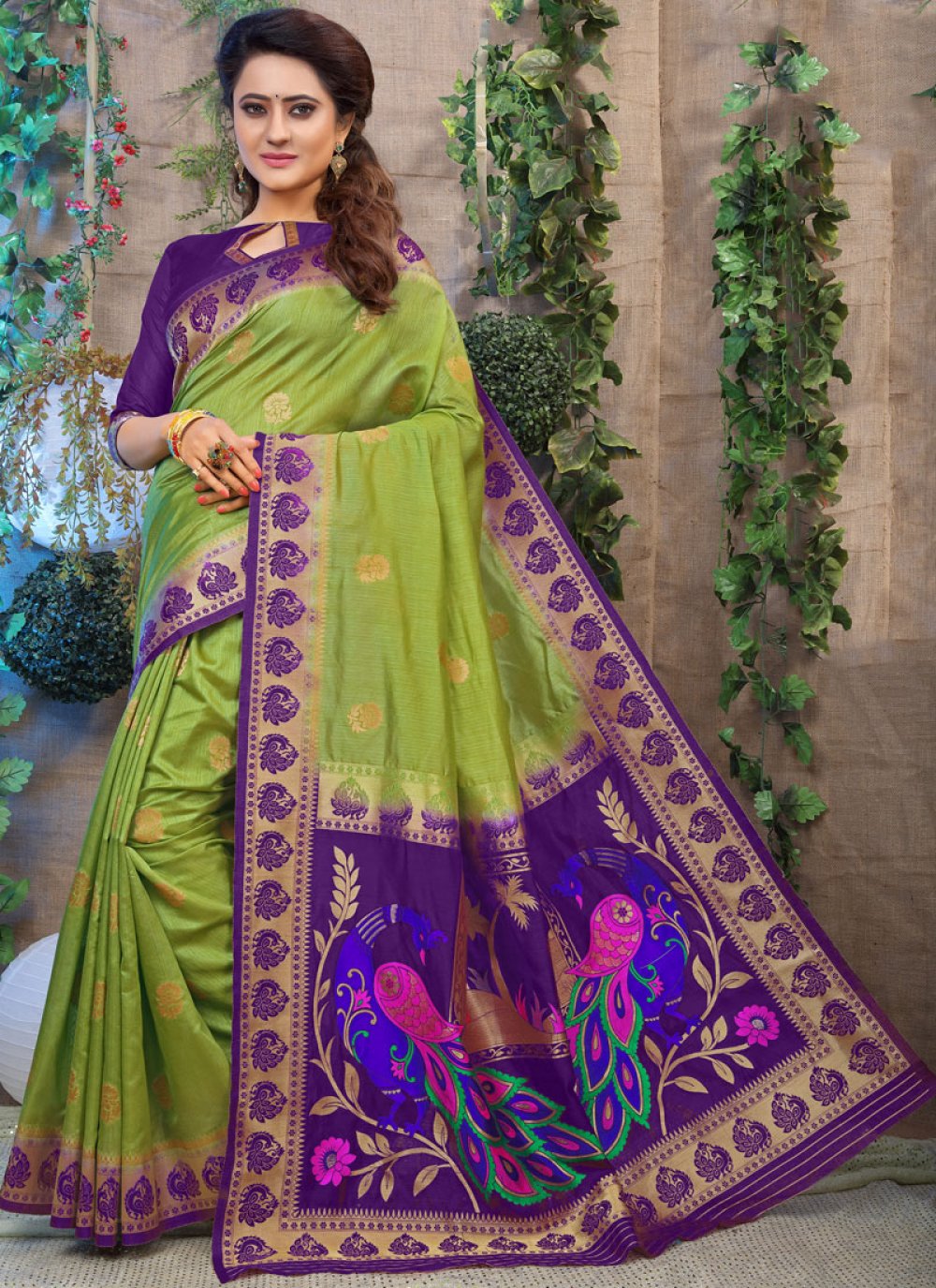 Fancy Fabric Weaving Traditional Designer Saree