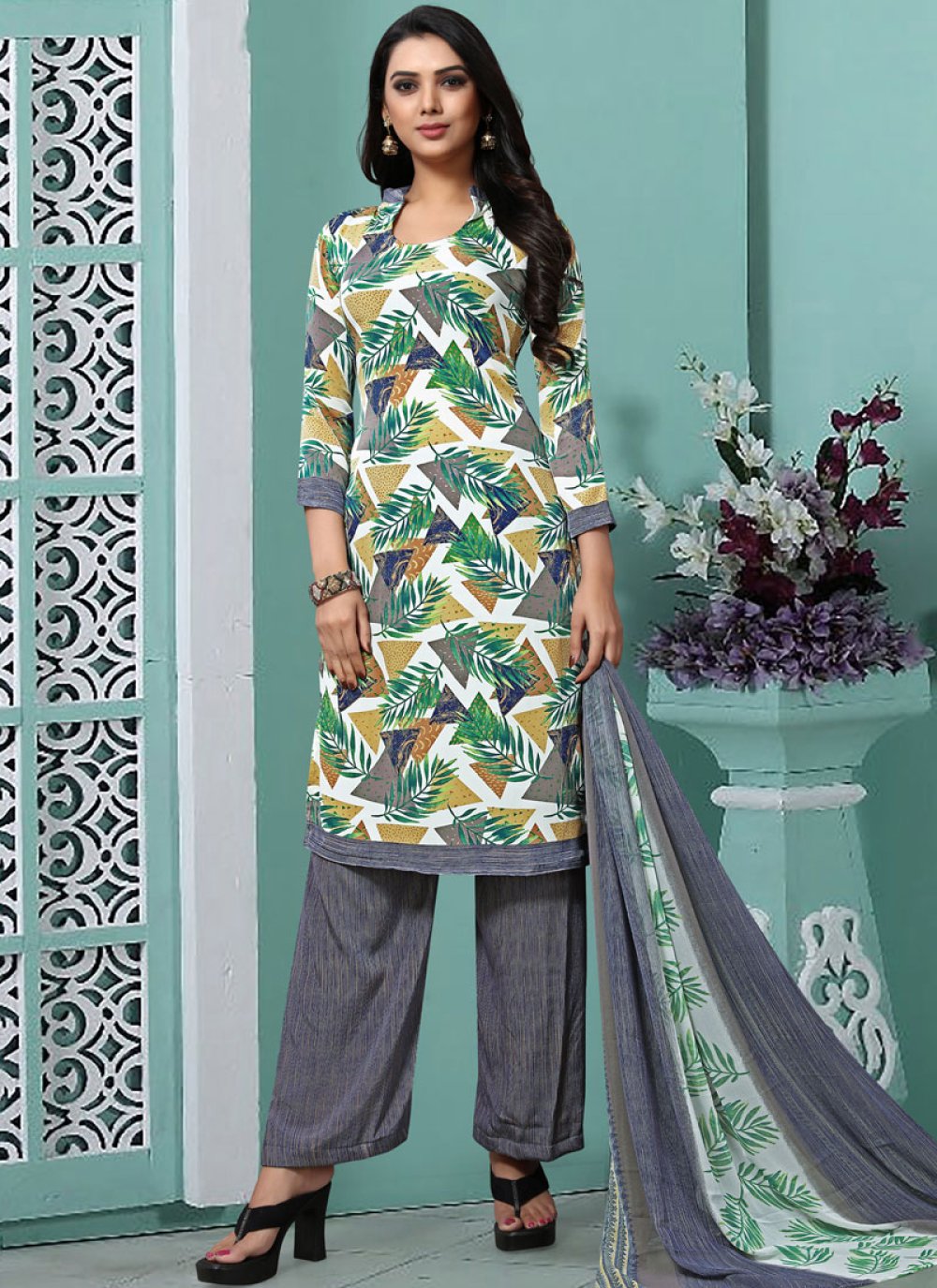 Buy Printed Faux Georgette Trendy Pakistani Salwar Kameez Online -