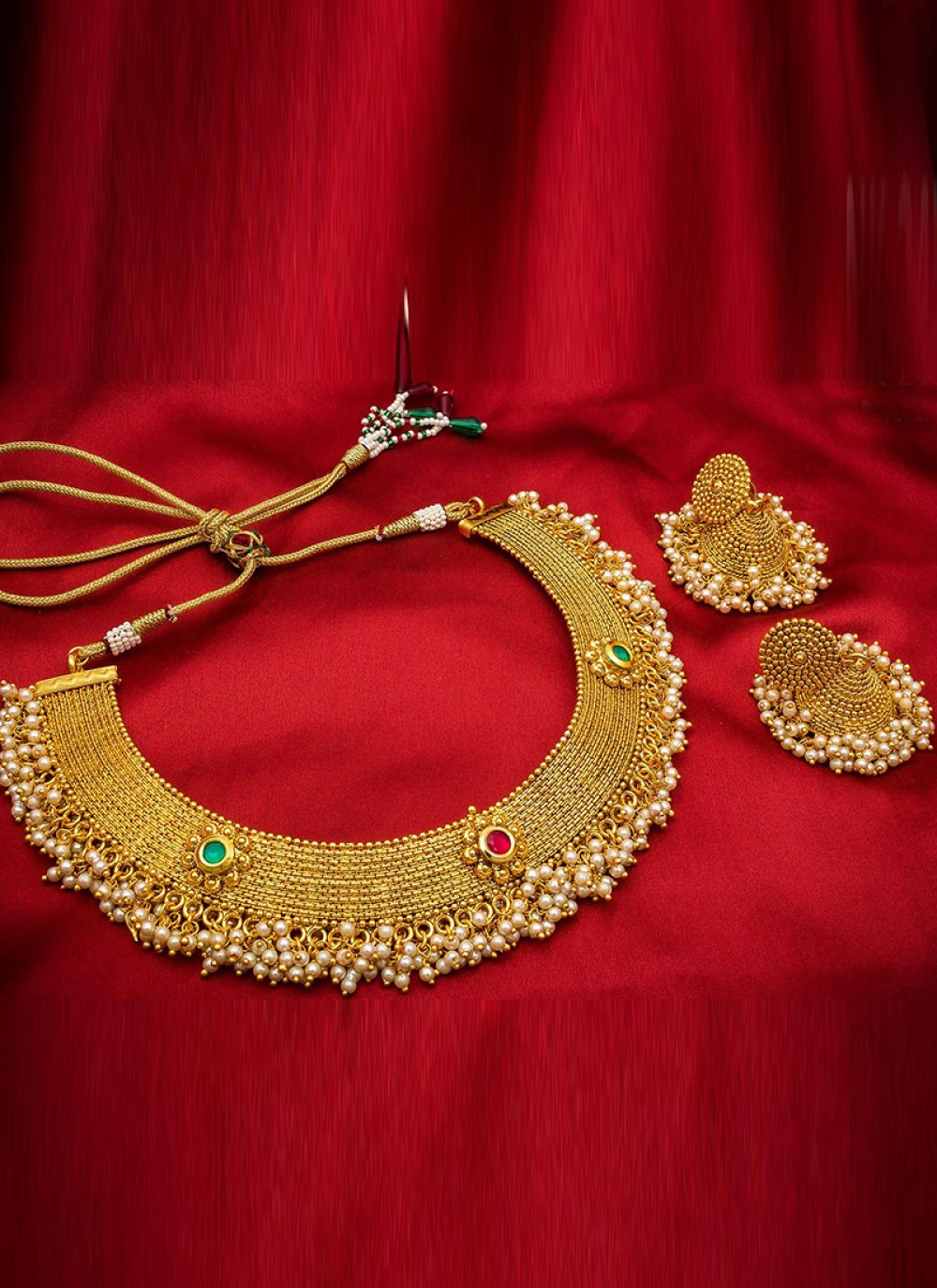 Stone Work Necklace Set in Gold