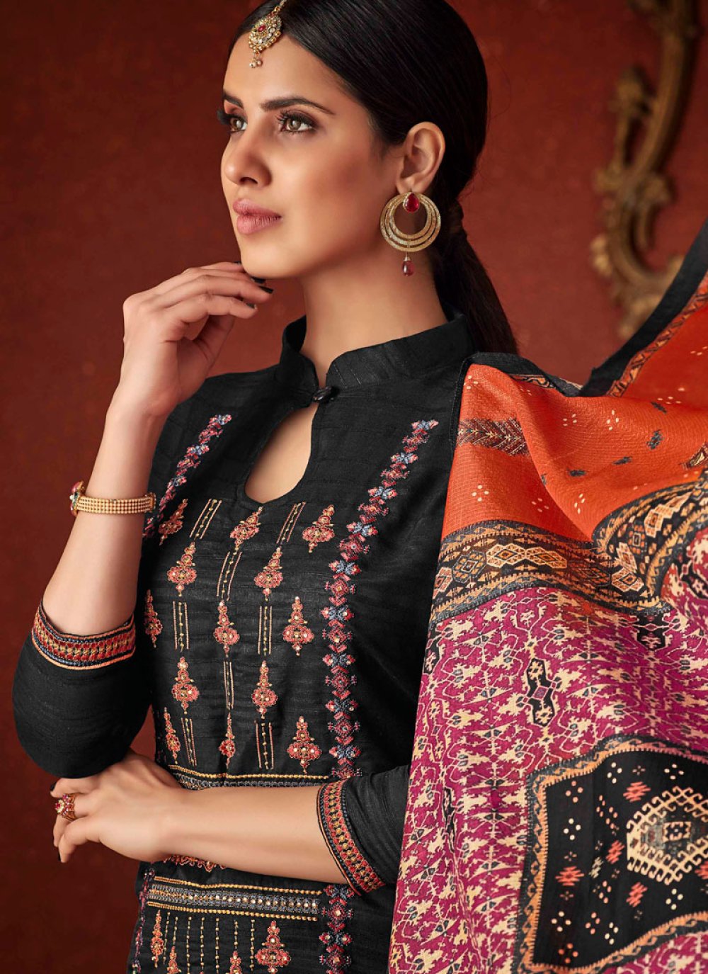 mehndi colour pant black shirt