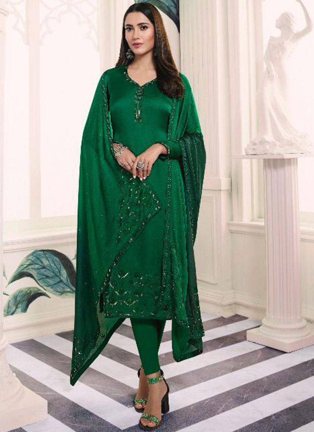 Churidar Suit Resham Georgette Satin in Green