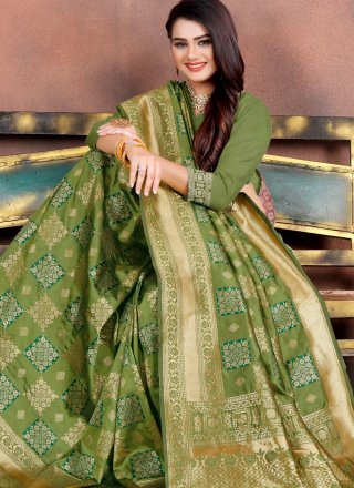 Traditional Saree Weaving Silk in Green