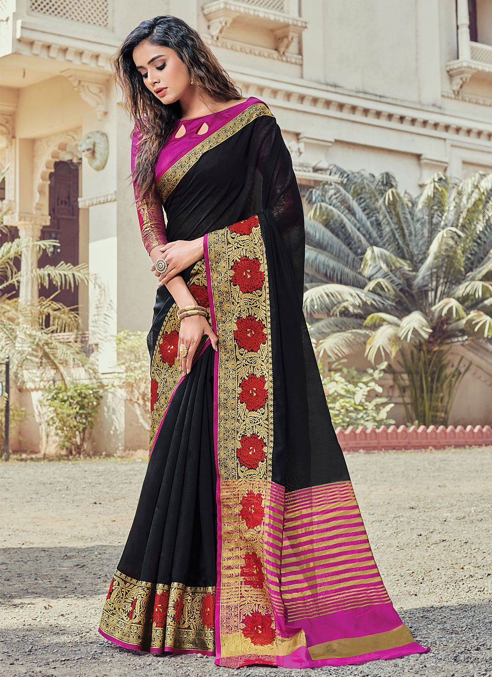 Black Woven Handloom Cotton Classic Saree