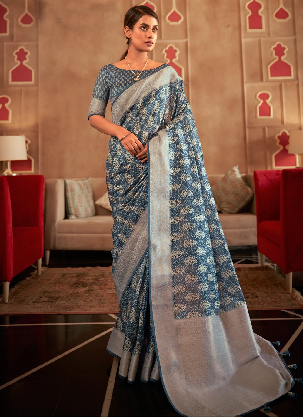 Saree Collection 2023 - Designer Sarees Rs 500 to 1000 - SareesWala.com
