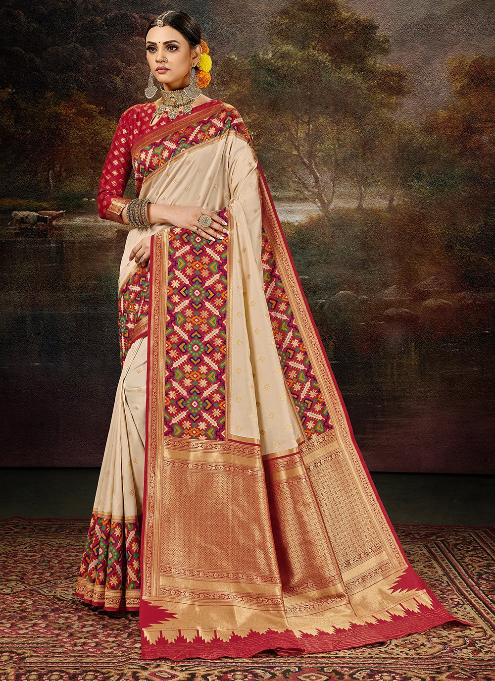 Cream Weaving Banarasi Silk Silk Saree