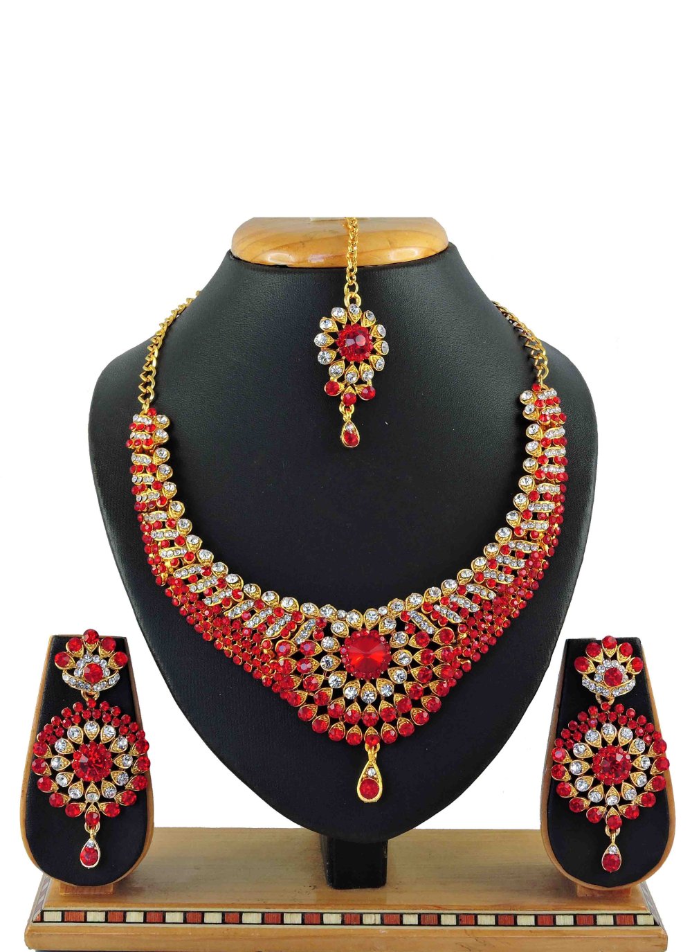 Shop Gold Mehndi Necklace Set Online : 172867