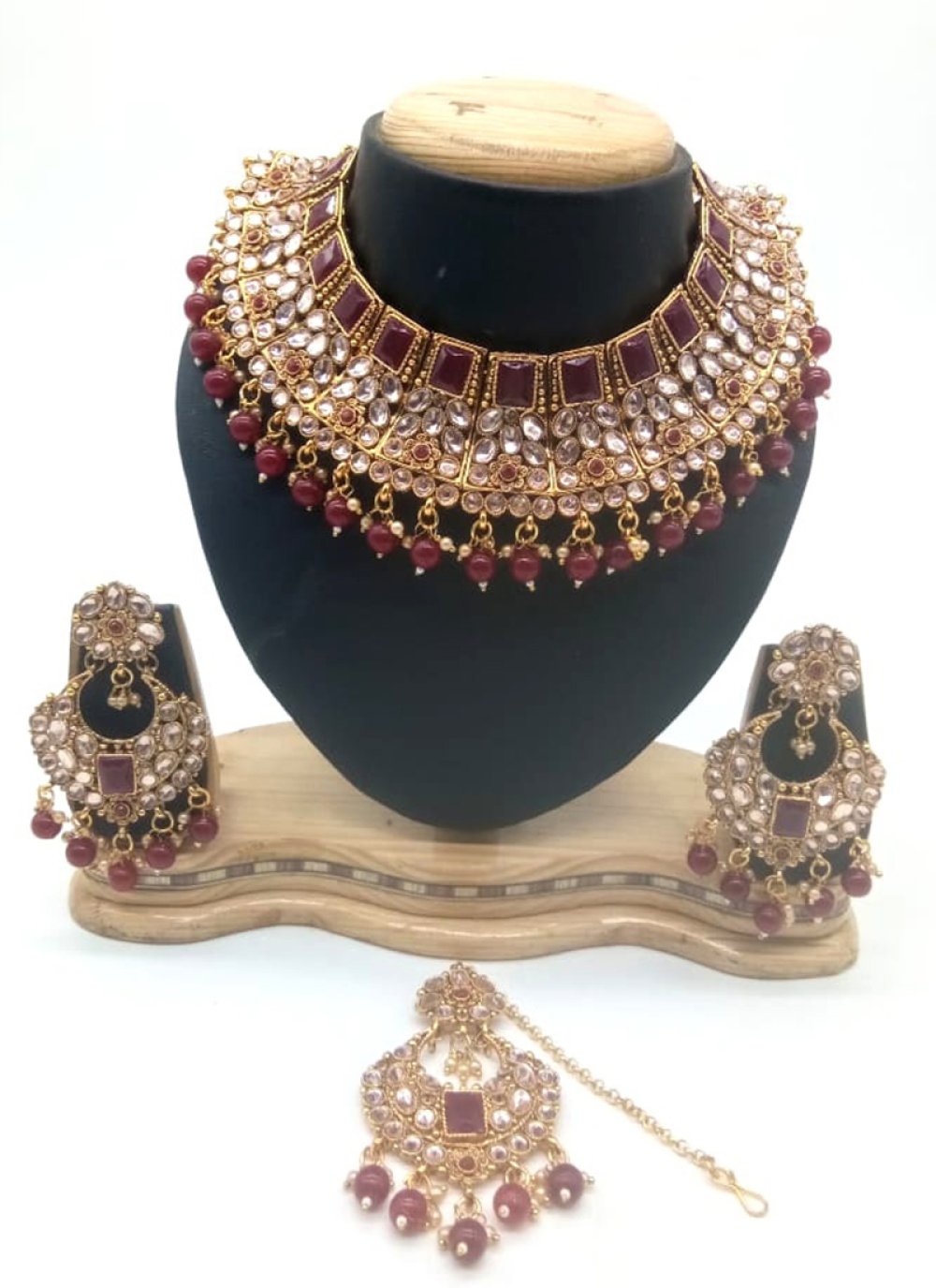 Kundan Necklace Set in Maroon