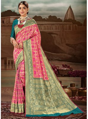Magenta Weaving Banarasi Silk Traditional Designer Saree