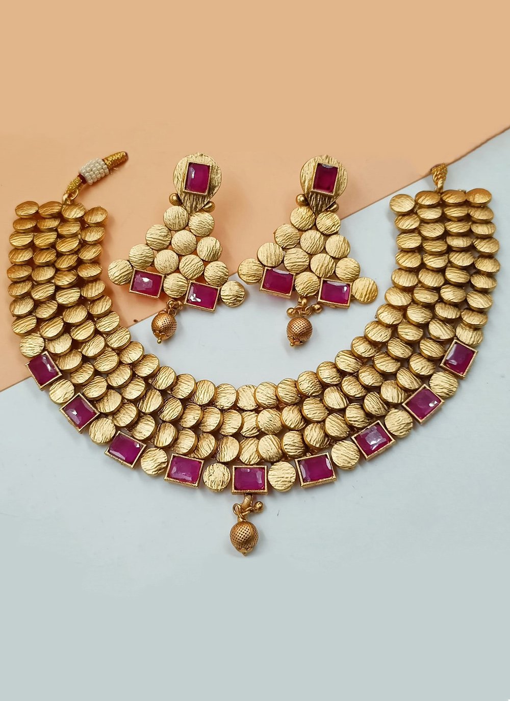 Necklace Set Stone Work in Gold