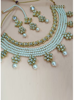 Necklace Set Stone Work in Gold and Turquoise