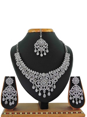 Necklace Set Stone Work in White