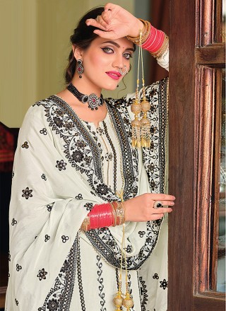 Off White Faux Georgette Designer Pakistani Salwar Suit