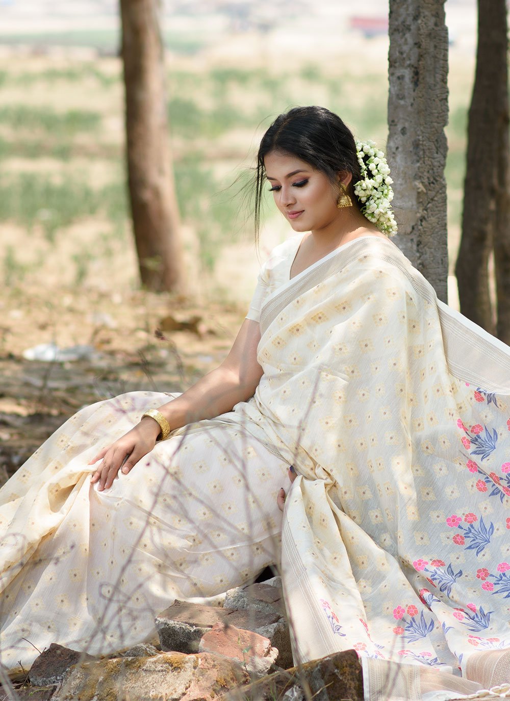 Off white linen saree online hotsell