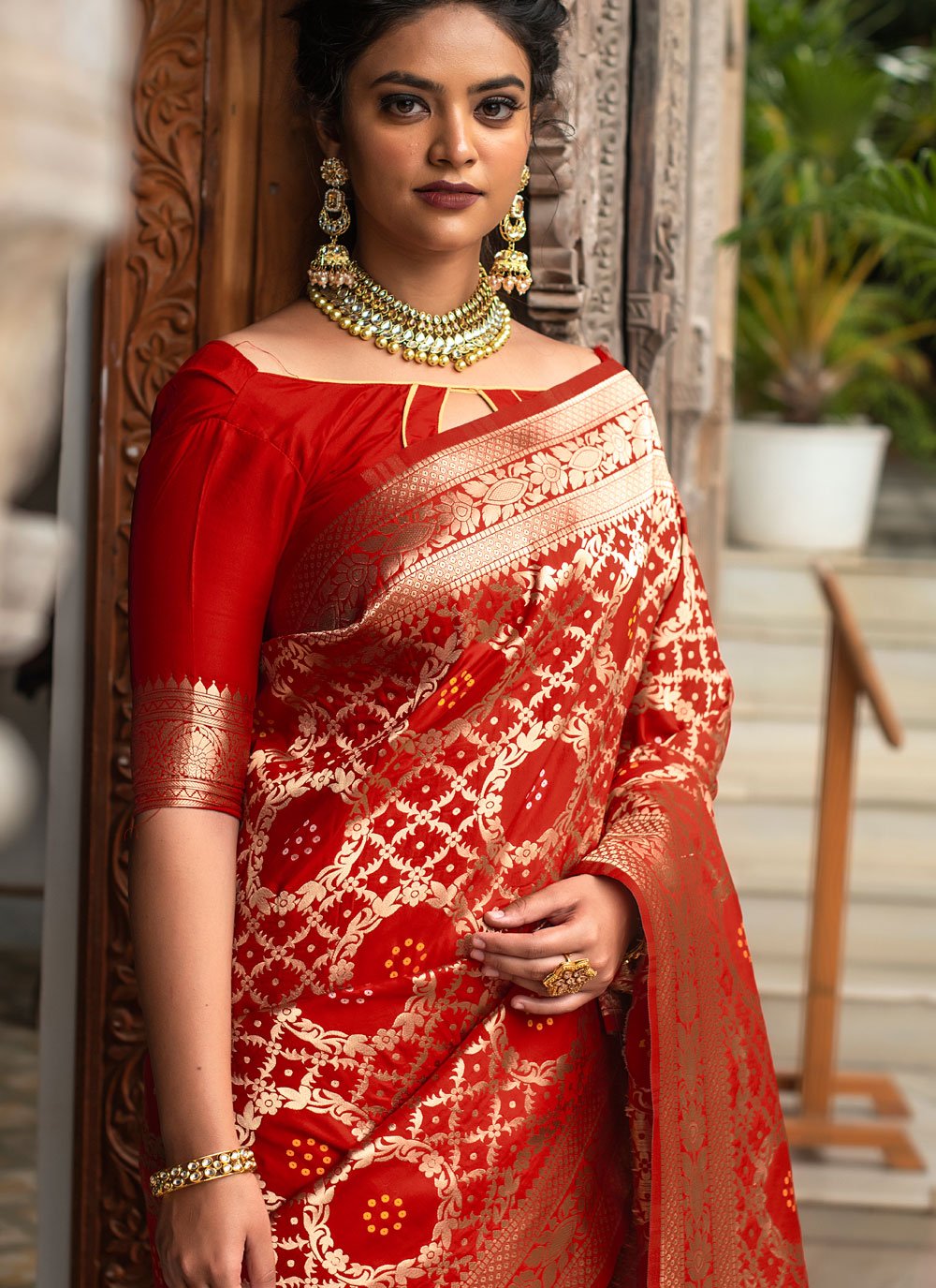 26 Real Brides Who Wore Banarasi Saree on Their D-day | WeddingBazaar