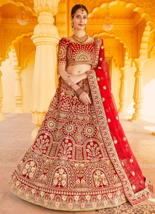 These 25+ Red Designer Wedding Lehengas Are Every Girl's DREAM! |  WeddingBazaar