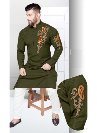 Resham Cotton Kurta Pyjama in Green