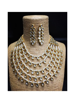 Stone Work Necklace Set in Gold