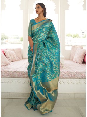 Weaving Handloom silk Traditional Saree in Turquoise