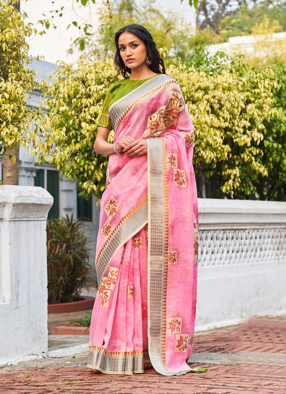 Weaving Linen Classic Designer Saree in Pink