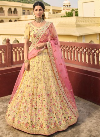 Wedding Dresses Pakistan for Women | Online Pakistani Bridal Lehenga
