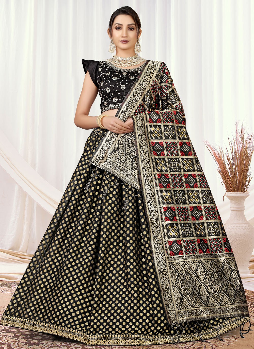 Gujarati style black and white chaniya choli - G3-WLC13136 | G3fashion.com