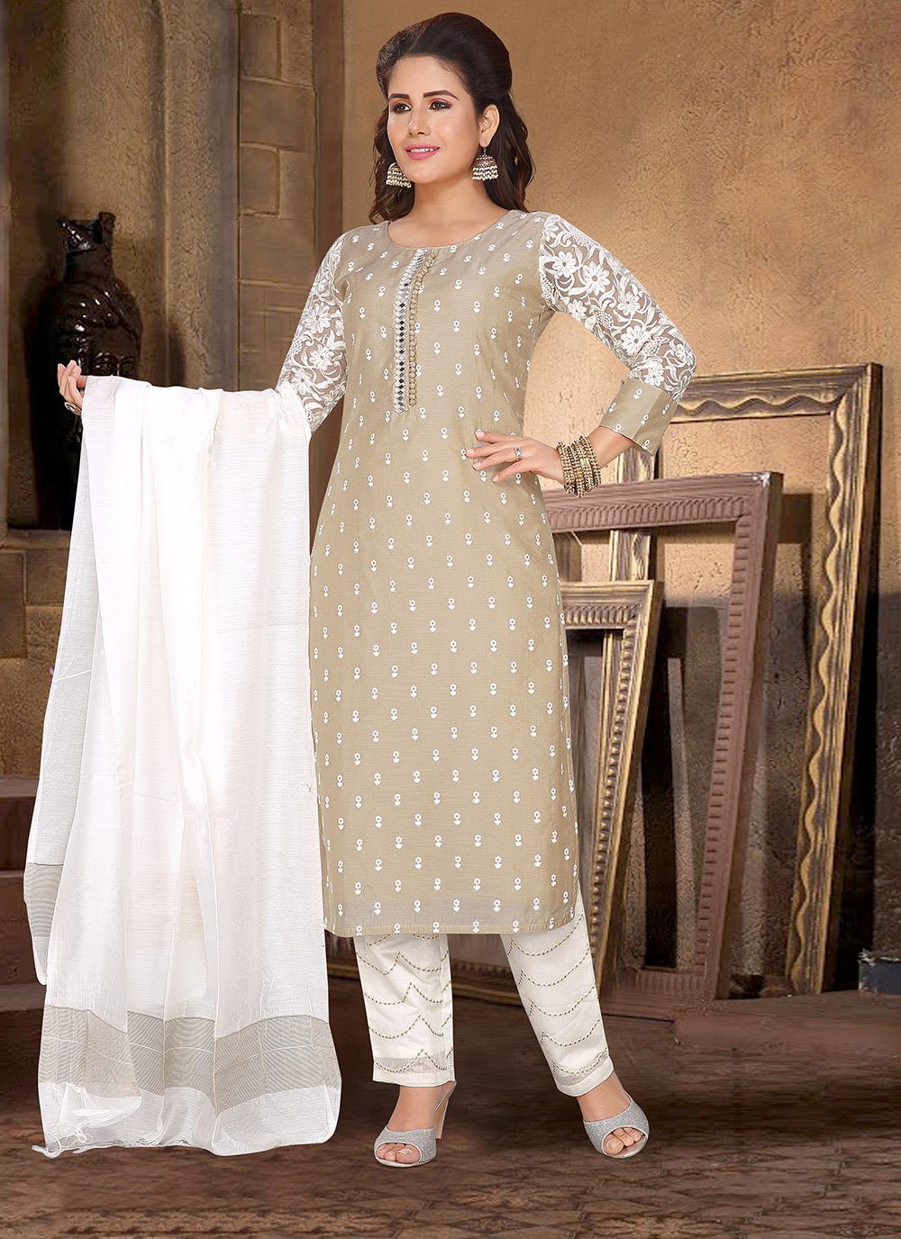 Chikan Embroidered Salwar Kameez Shalwar Pakistanais Indien en coton beige costume 