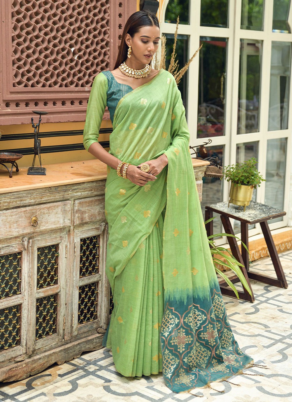 Handloom Chanderi Pattu Pure Silk Saree with Meenakari work and golden zari  bor | Enazori