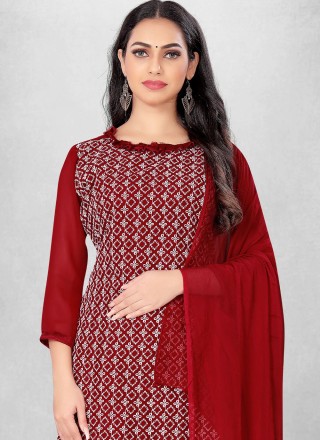 Embroidered Georgette Straight Salwar Kameez in Red