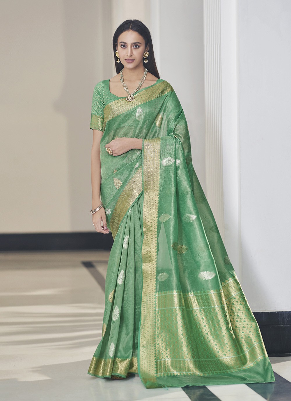 Green Traditional Saree For Mehndi