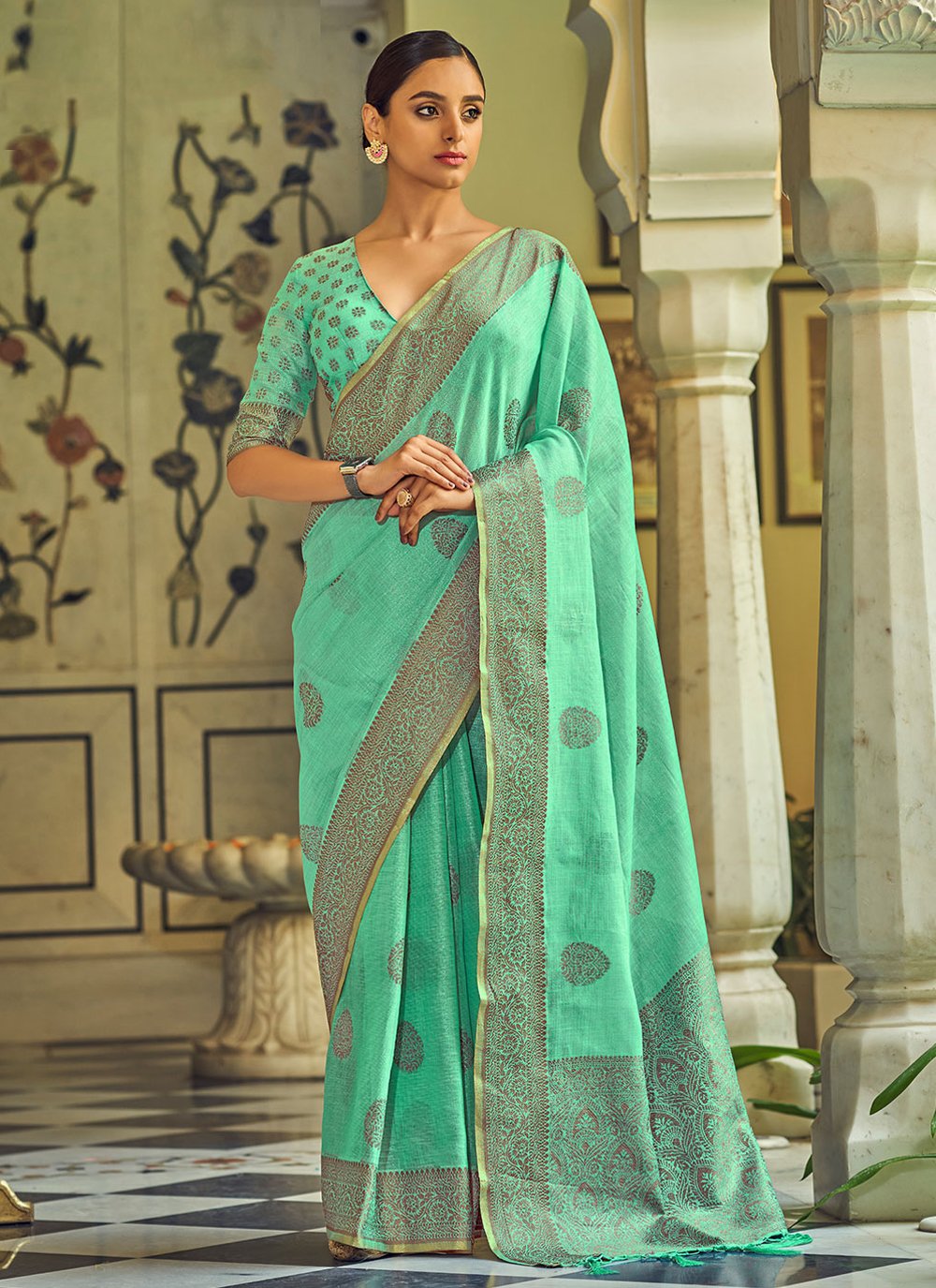 Linen Weaving Classic Saree