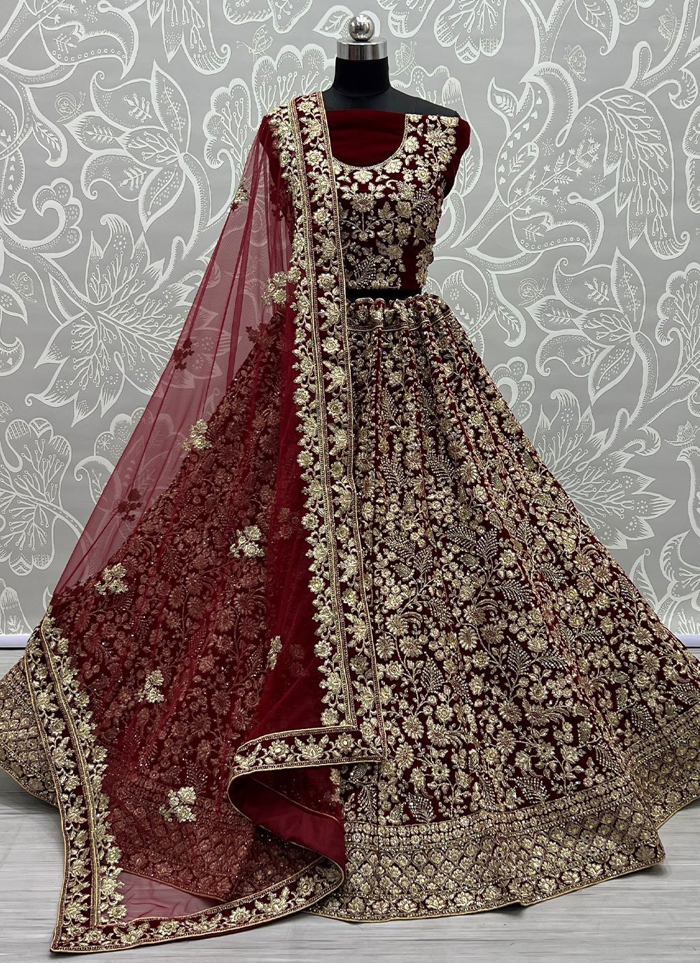 Pakistani Jamawar Bridal Red Lehenga Choli for Barat Wear – Nameera by  Farooq