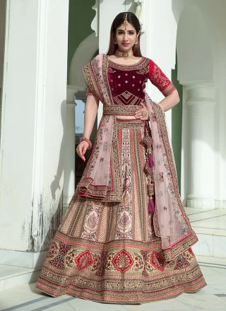 Peach Multi Embroidered Bridal Lehenga at Rs 10395 | कढ़ाई वाला दुल्हन का  लेहंगा in Surat | ID: 23000159033
