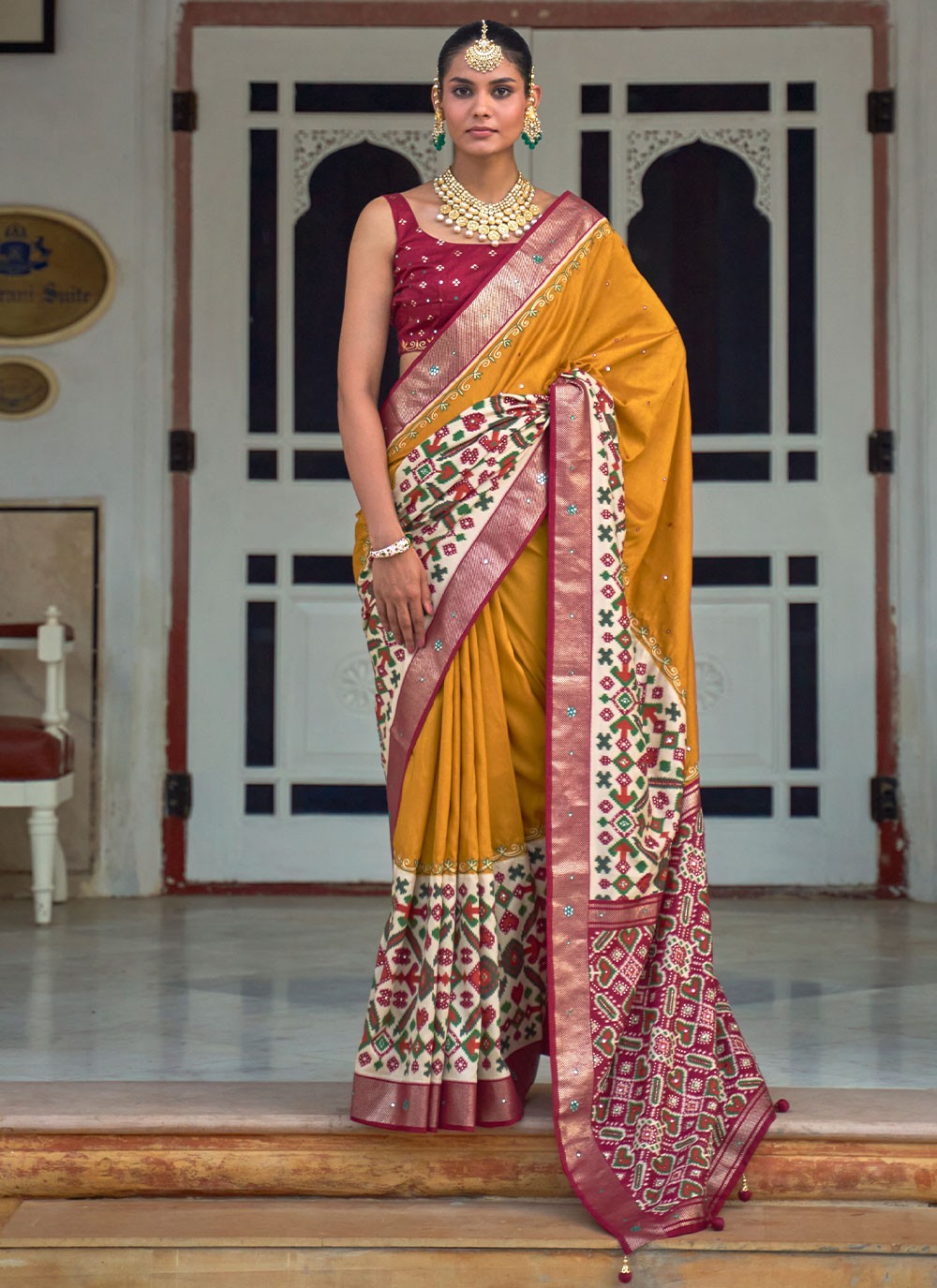 Astonishing Wedding Wear Maroon Color Soft Silk Saree With Rich Pallu And  Jacquard Work All Over Saree - Fashion Mantra