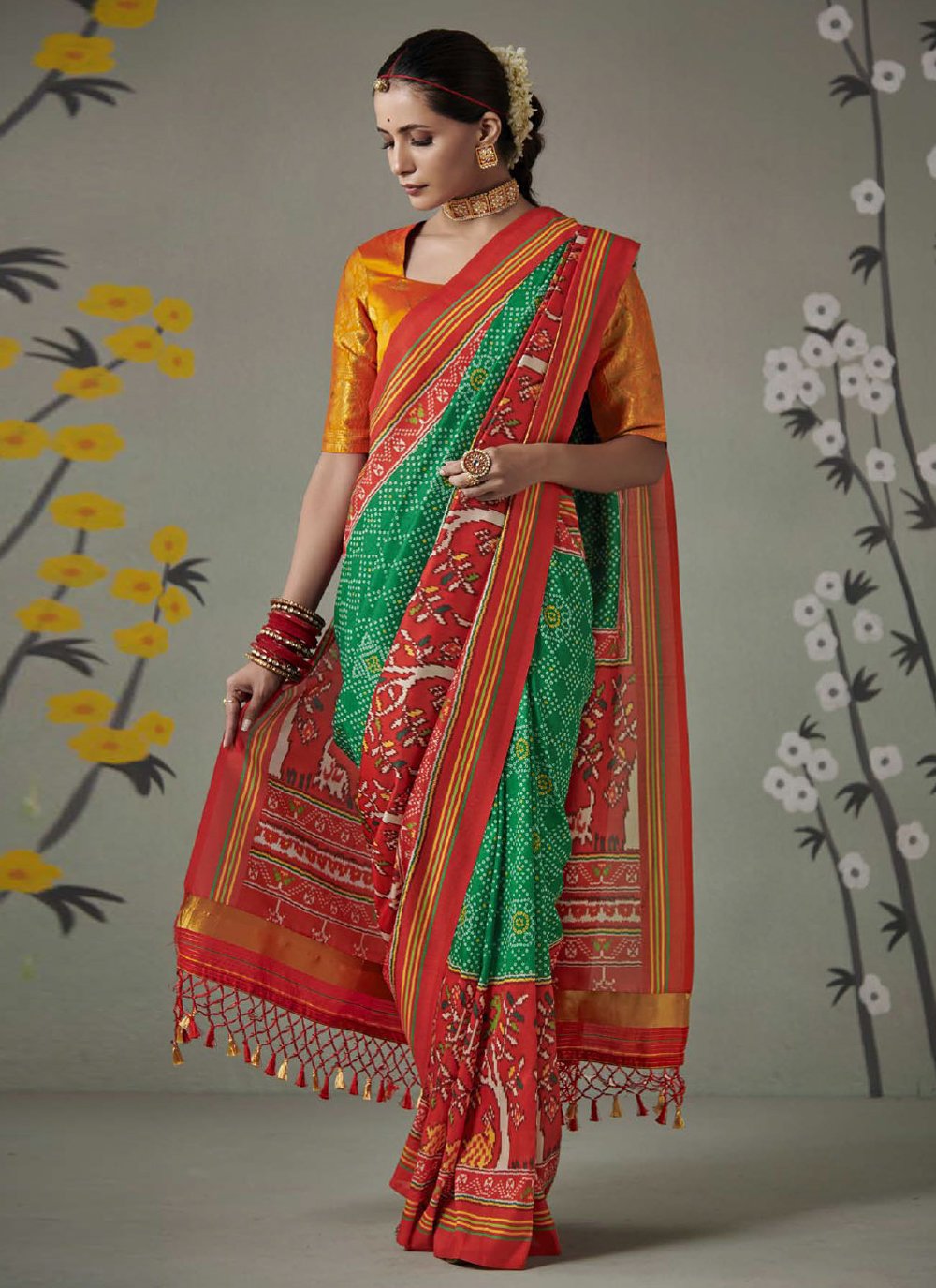 Buy White Sarees for Women by Indie Picks Online | Ajio.com