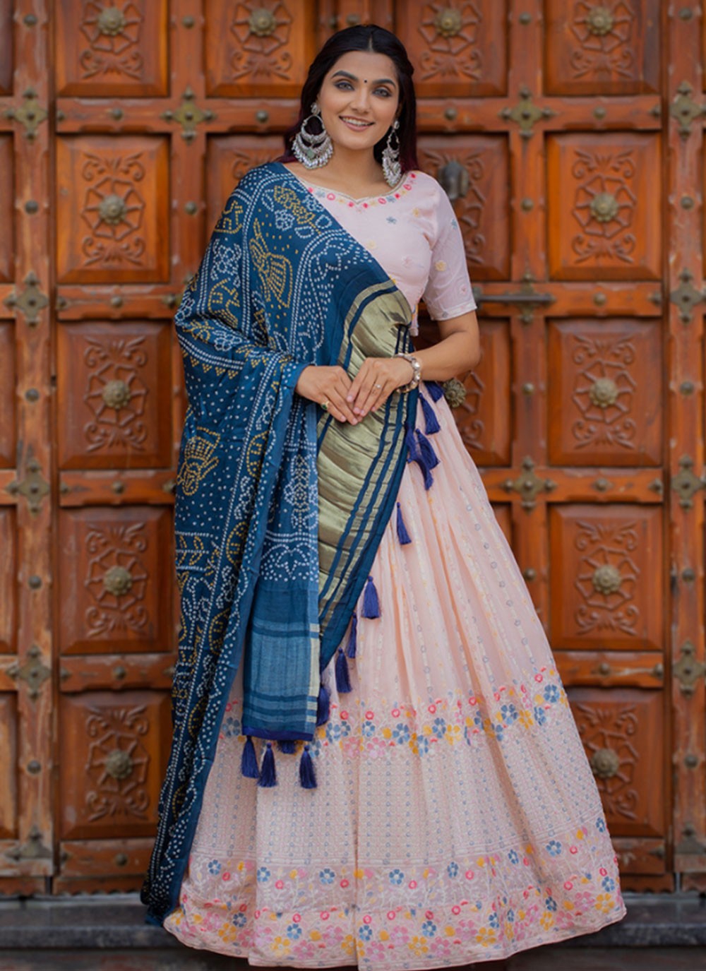 Net Party Wear Girls Peach Engagement Embroidered Lehenga at Rs 1950 in  Surat