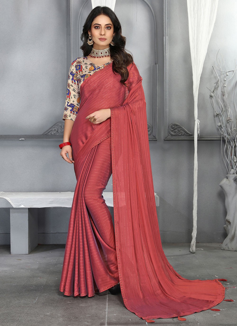 Plain Silk Contemporary Saree in Red