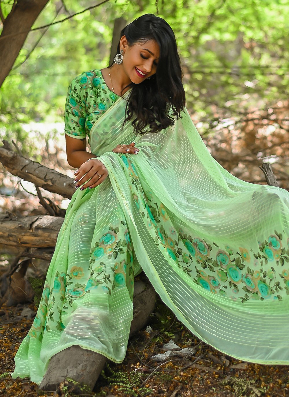 Buy Sequins Weight Less Green Trendy Saree Online