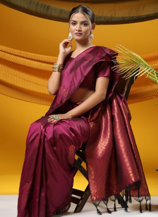 Weaving Banarasi Silk Classic Saree
