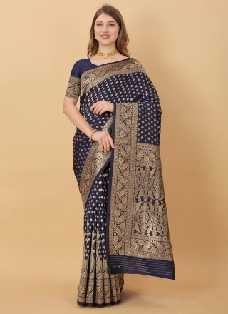 Weaving Kanchipuram Silk Classic Saree