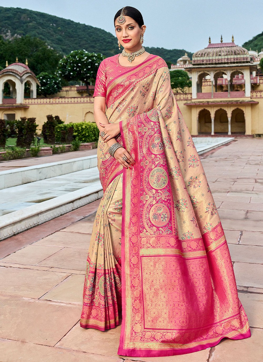 Weaving Kanjivaram Silk Trendy Saree in Cream