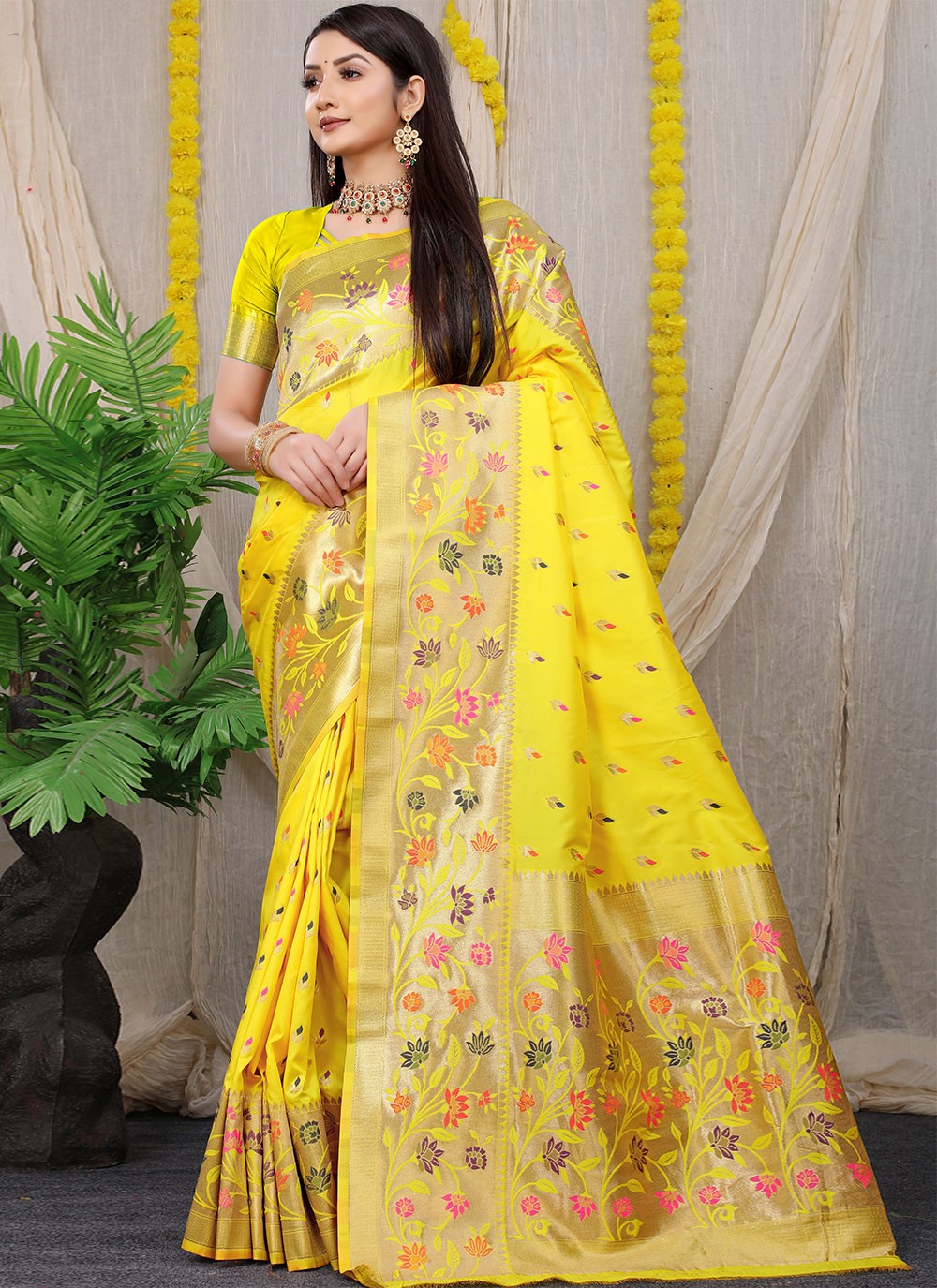 Weaving Yellow Silk Classic Saree